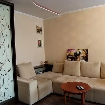 Академіка Білецького вул., 8