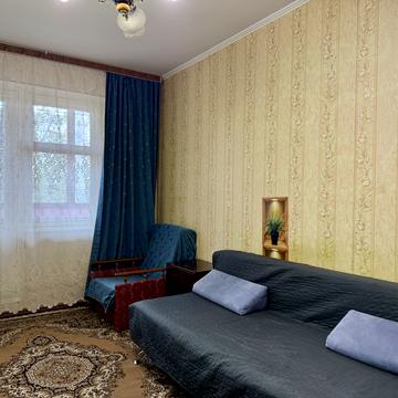 Чорнобильська вул., 17