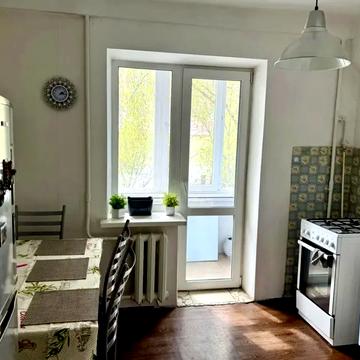 Євгена Коновальця вул. (Щорса), 37