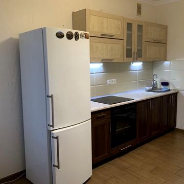 Олександра Попова вул., 3