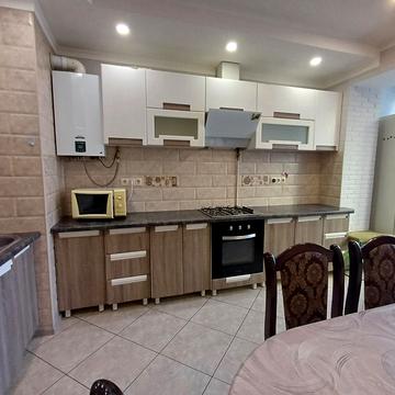 Миру пров., 7