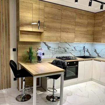 Топольна вул., 4-Б