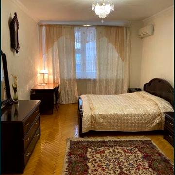 Велика Васильківська вул. (Червоноармійська), 80