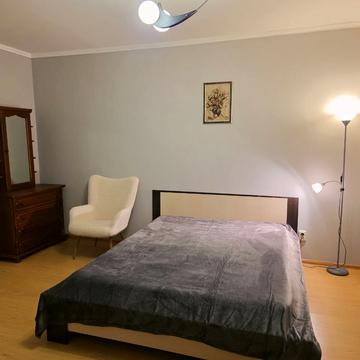 Ованеса Туманяна вул., 3