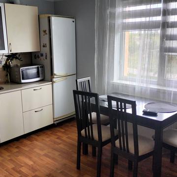 Тарасівська вул., 2