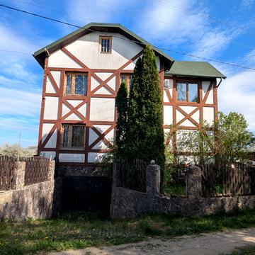 Бистрицька, 10