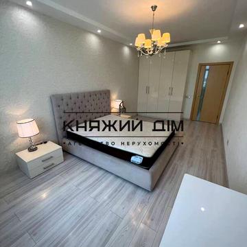 Драгоманова вул., 40-Е