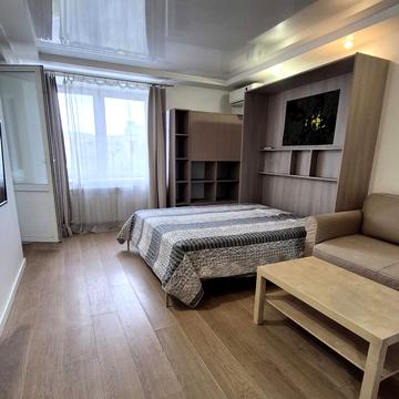 Оленівська вул., 8