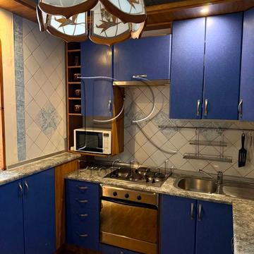 Ревуцького вул., 13