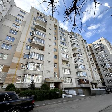 Черкаська вул., 4