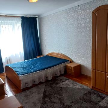 Миропільська вул., 3