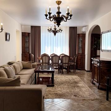 Максима Токарева вул. (Вузівська), 5