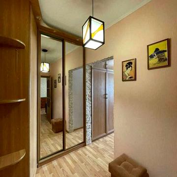 Володимира Івасюка просп. (Героїв Сталінграду), 60