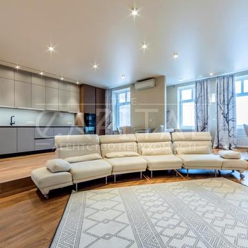 Святослава Хороброго вул., 7