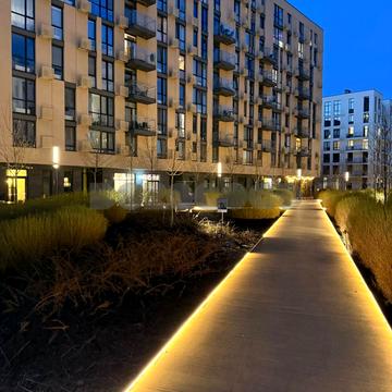 Салютна вул., (Будинок 02301-02303)