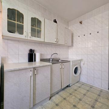 Кубанської України вул. (Маршала Жукова), 24