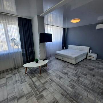 Андрія Аболмасова вул. (Панельна), 7