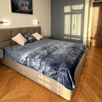 Предславинська вул., 42