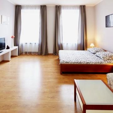 Шпитальна вул., 8