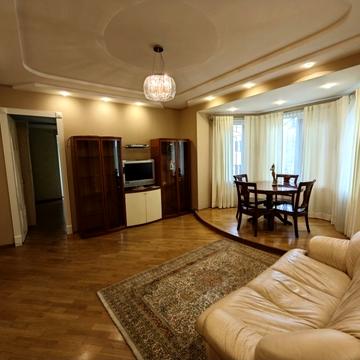 Лесі Українки просп. (Гагаріна), 6а