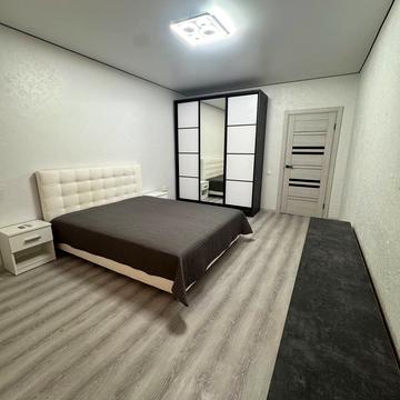 Богдана-Ігора Антонича вул., 7