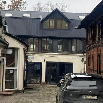 Богдана Хмельницького вул., 119