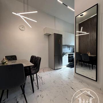 Омеляна Поповича вул., 8