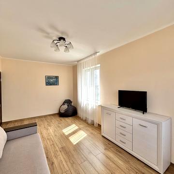 Юлії Здановської вул. (Ломоносова), 81-Б