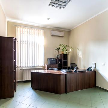 Леся Курбаса вул., 9