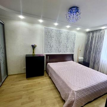 Драгоманова вул., 12