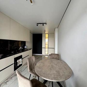 Флотська вул., 10-Б