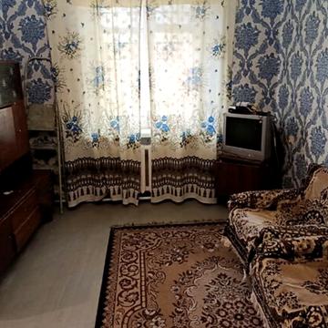 Будівельників вул., 33