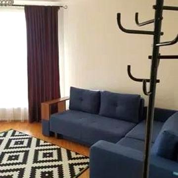 Богдана Хмельницького вул., 5