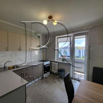 Жилянська вул., 72