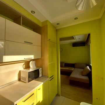 Петра Карманського вул. (), 6