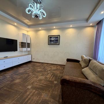 Анатолія Бортняка вул., 2