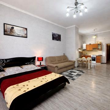 Гетьмана Петра Дорошенка вул. (Жовтнева), 3