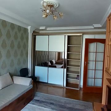 Академіка Корольова вул., 86