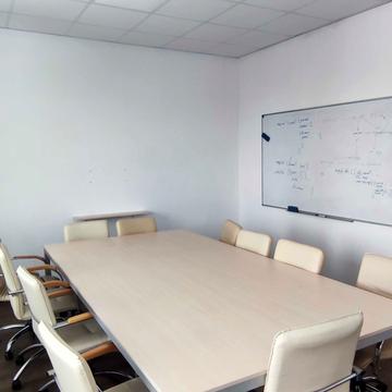 Залізнична вул., 7