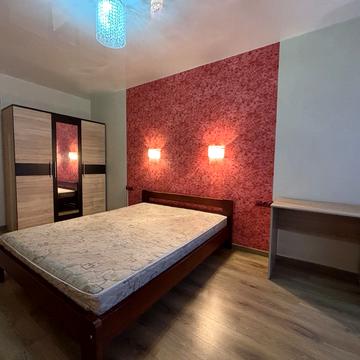 Печерська вул., 28