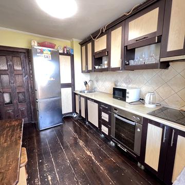 Євгена Коновальця вул., 18