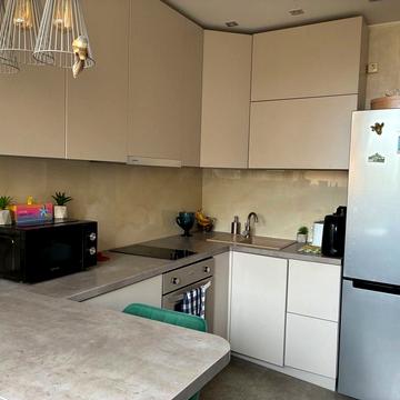 Валерія Лобановського просп. (Червонозоряний), 15/7