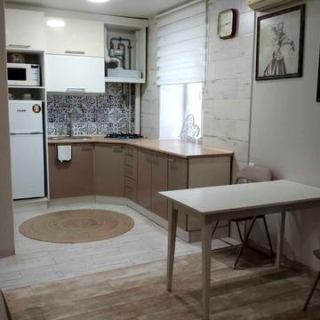 Академіка Філатова вул., 84