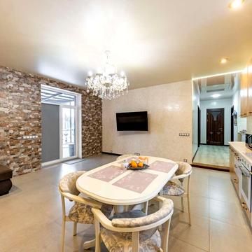 Офіцерська вул., 17а