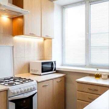 Академіка Євгена Лазаренка вул., 9