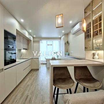 Героїв Небесної Сотні просп., (Будинок 28)