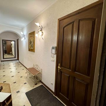 Кловський узвіз, 14/24
