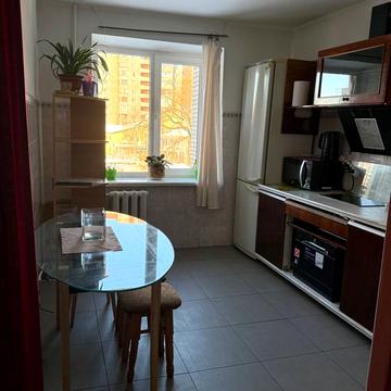 Василя Симоненка вул. (), 10