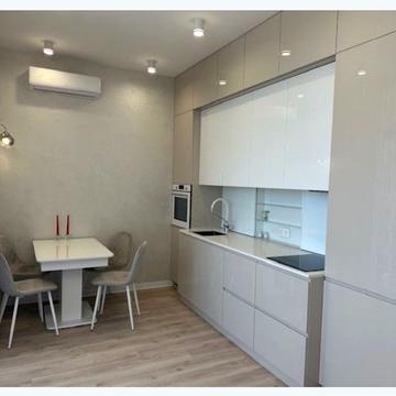 Ґарета Джонса вул. (Сімї Хохлових), 12