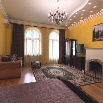 Тарасівська вул., 38